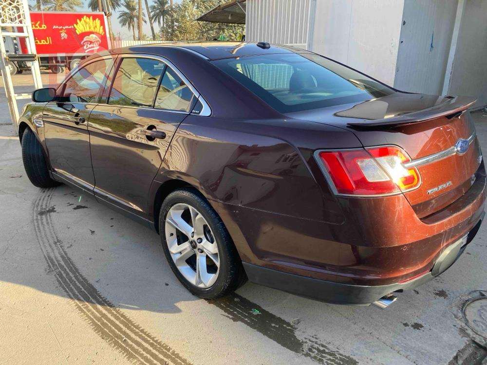 Ford Taurus